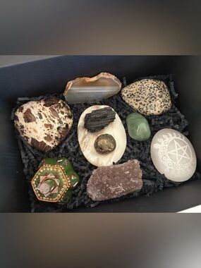🔮 11 Piece Healing Crystal Gift Box - Black Opal Heart (rare)⚡️🎁